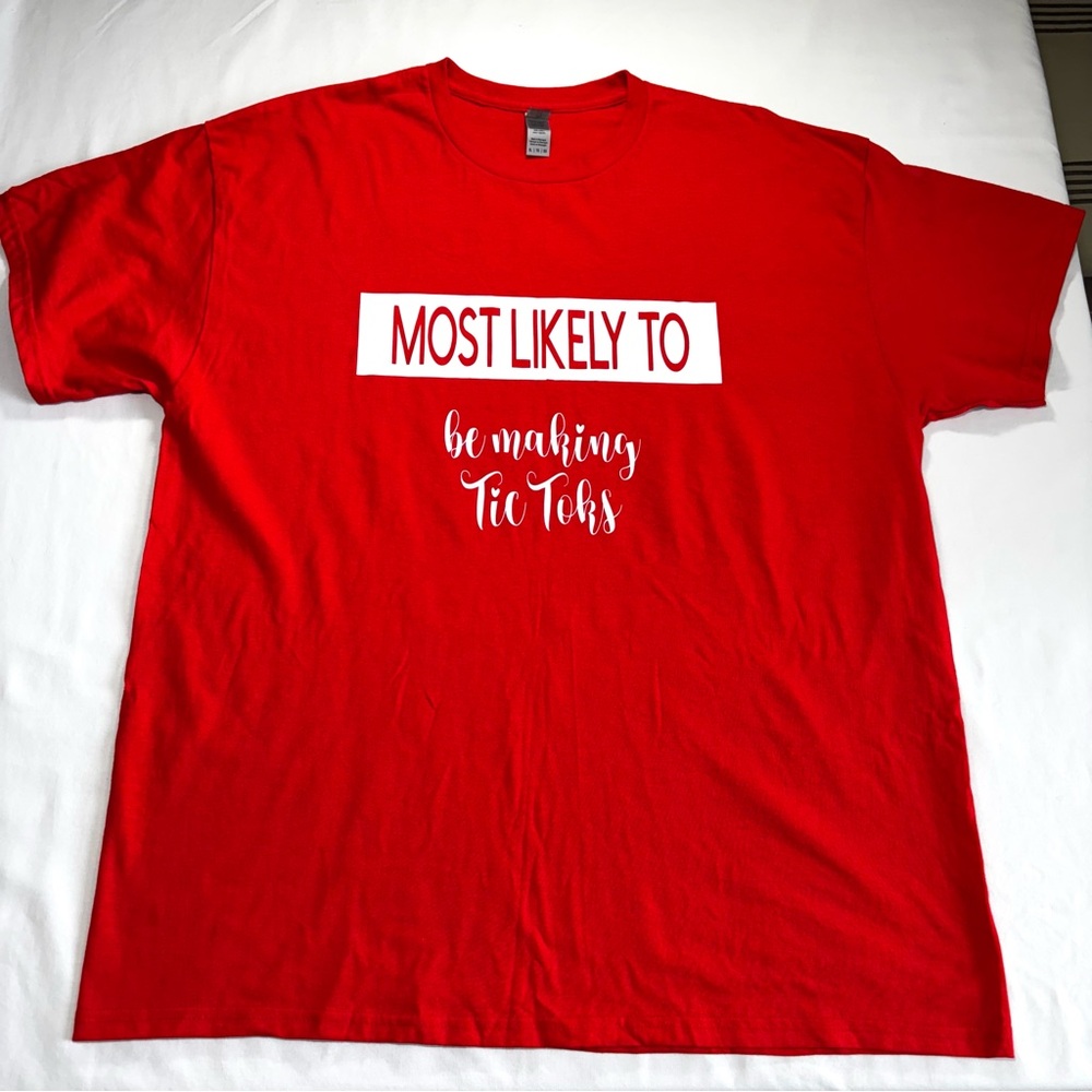 Red TikTok Graphic Tee Trendy Streetwear Casual TikTok Viral Shirt Social Media